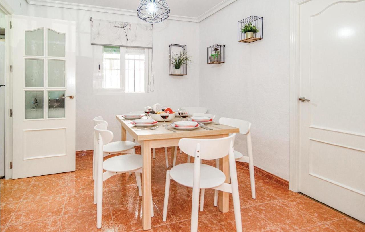 Stunning Apartment In Cordoba With Kitchen Buitenkant foto